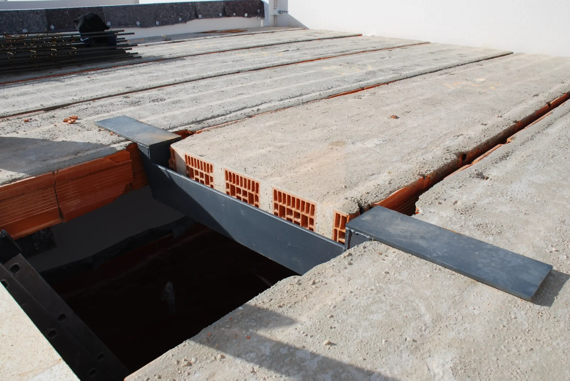 Forjados de placa pretensada cerámica: solución eficiente para obra